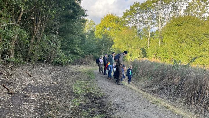 Familie spejderne besøgte Himmelev skov, og lavede et naturløb. 